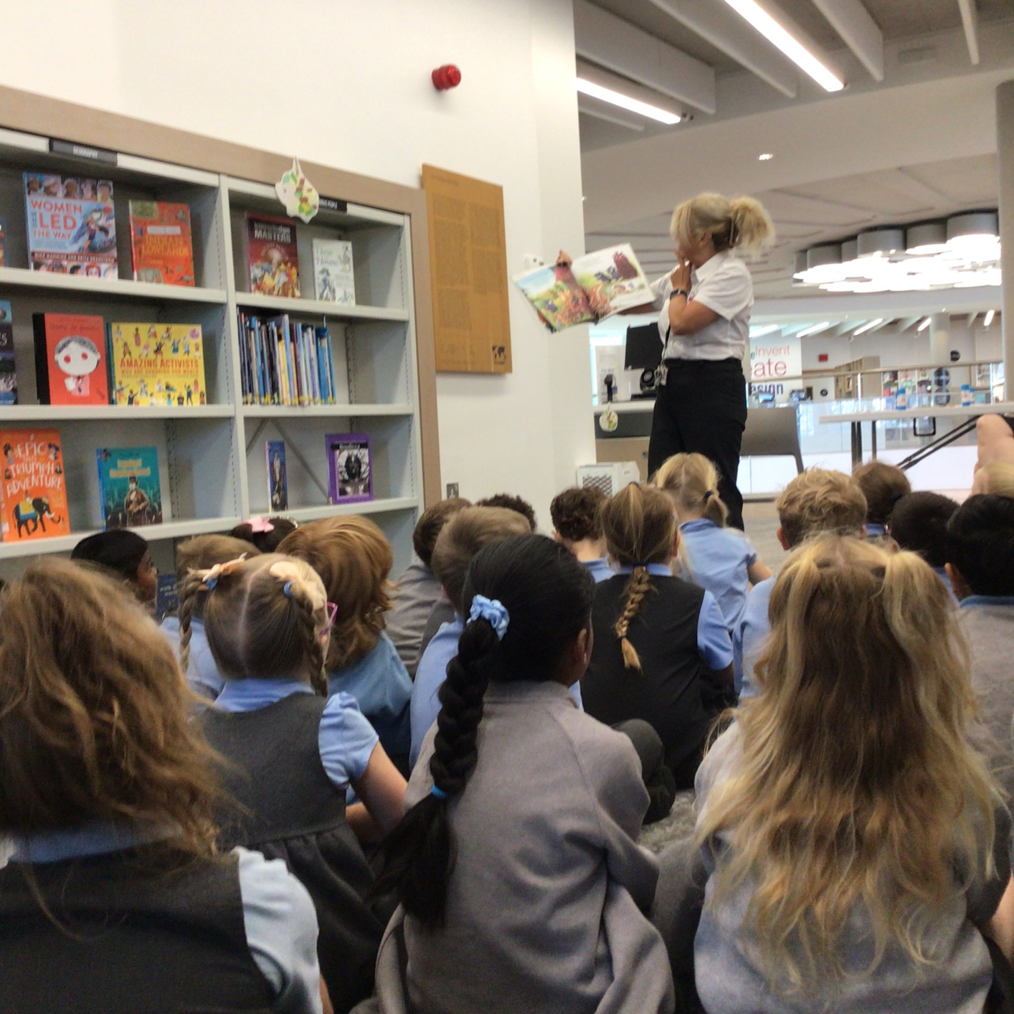 Image of Year 1 Library Visit